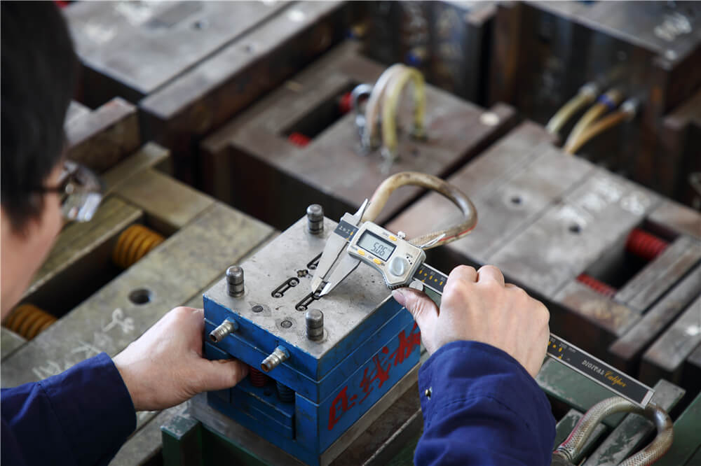 China Wooden Toy Manufacturers, China Plastic Toys Manufacturers, China